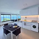 Semesterbostad Beachfront 2-br In Pelitkoey, Access, Panoramic Terrace With Sea View *