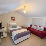 Beachfront 2-br In Pelitkoey, Access, Panoramic Terrace With Sea View *