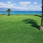 Semesterbostad Beachfront 2-br In Pelitkoey, Access, Panoramic Terrace With Sea View