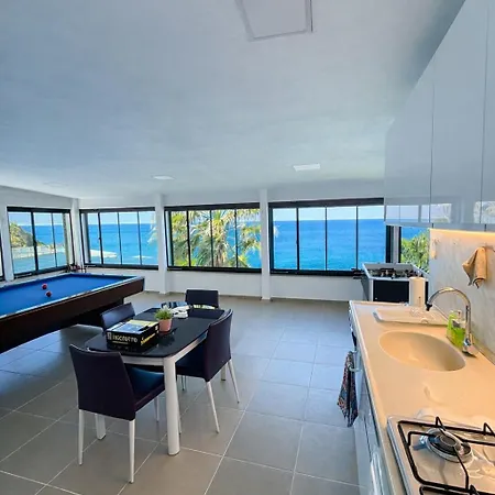 Beachfront 2-br In Pelitkoey, Access, Panoramic Terrace With Sea View *