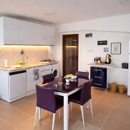 Beachfront 2-br In Pelitkoey, Access, Panoramic Terrace With Sea View *