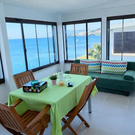 Beachfront 2-br In Pelitkoey, Access, Panoramic Terrace With Sea View *