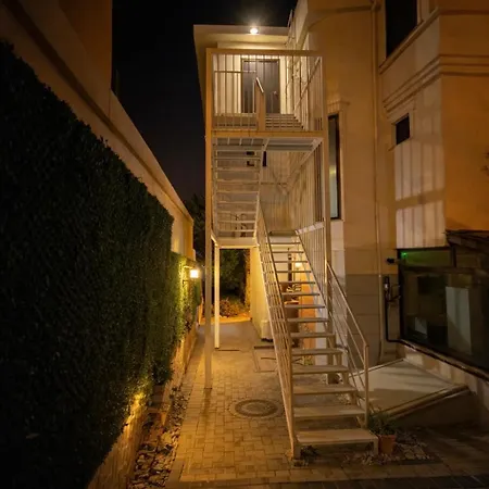 Beachfront 2-br In Pelitkoey, Access, Panoramic Terrace With Sea View *
