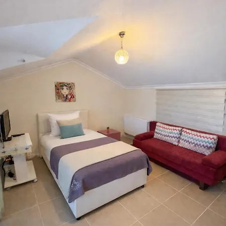 Beachfront 2-br In Pelitkoey, Access, Panoramic Terrace With Sea View *