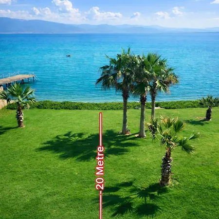 펜션 Beachfront 2-br In Pelitkoey, Access, Panoramic Terrace With Sea View