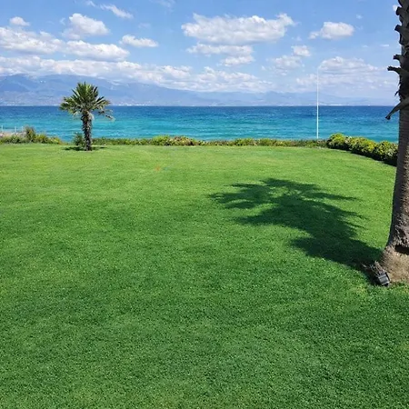 Vakantiehuis Beachfront 2-br In Pelitkoey, Access, Panoramic Terrace With Sea View