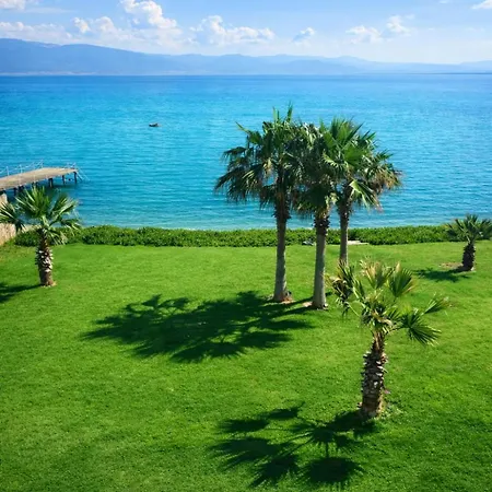 Beachfront 2-br In Pelitkoey, Access, Panoramic Terrace With Sea View Vakantiehuis Ören