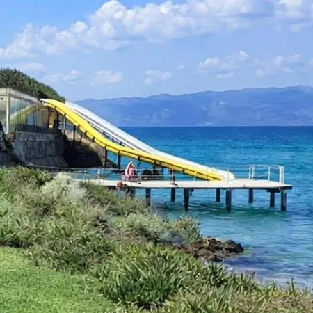 Beachfront 2-br In Pelitkoey, Access, Panoramic Terrace With Sea View *