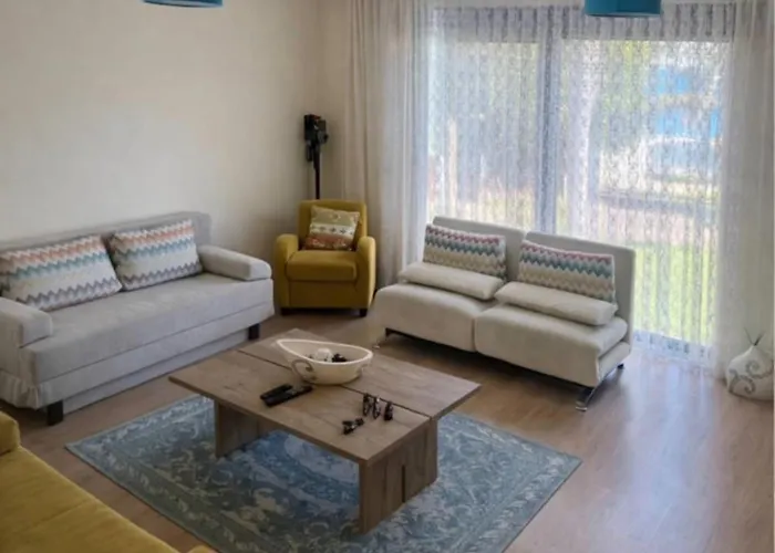 Beachfront 2-br In Pelitkoey, Access, Panoramic Terrace With Sea View بيت للعطل *